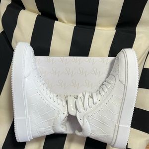 Stuart Weitzman Leather Ryan Sport High Top Sneakers in size 7.5
